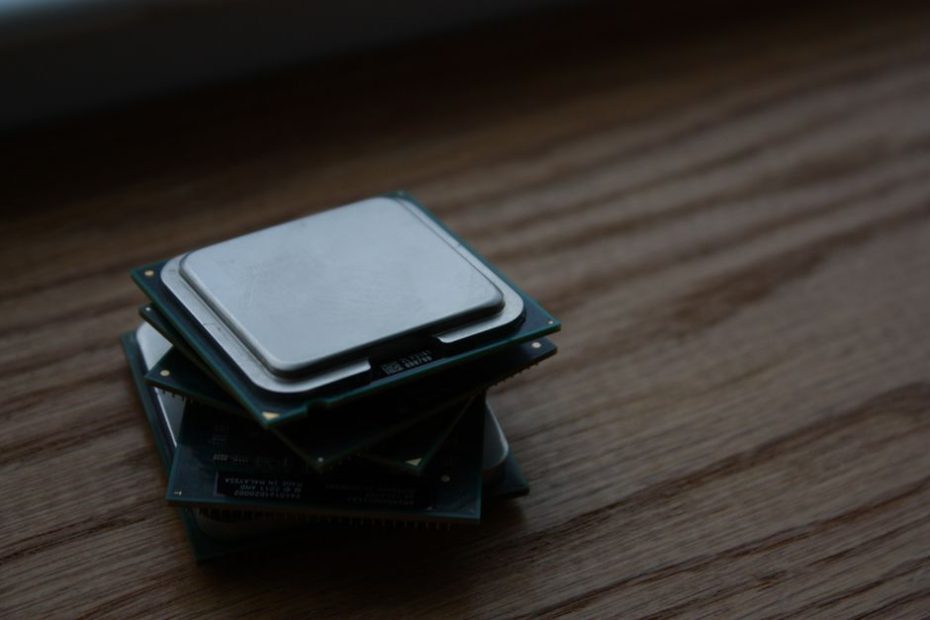 Локальна транскрибація мовлення в реальному часі без GPU за допомогою ONNX
